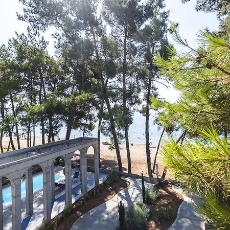 Pefka Luxury Homes